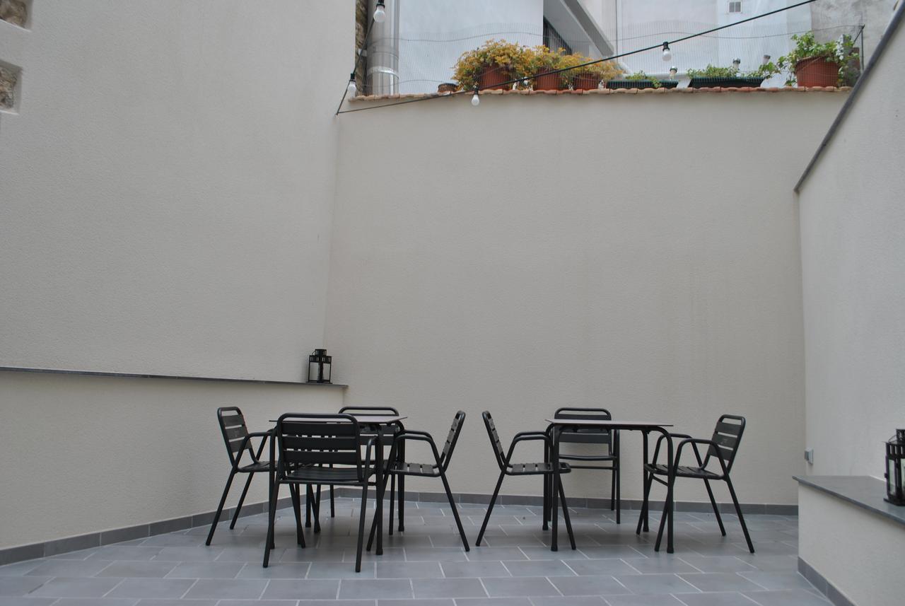 Hostal Universitat Cervera Kültér fotó