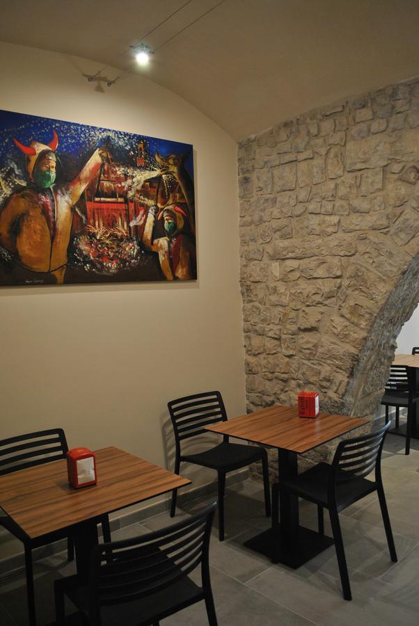 Hostal Universitat Cervera Kültér fotó
