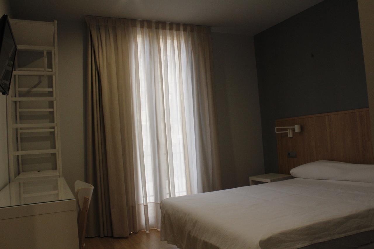 Hostal Universitat Cervera Kültér fotó