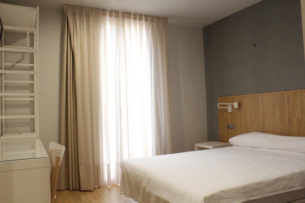 Hostal Universitat Cervera Kültér fotó