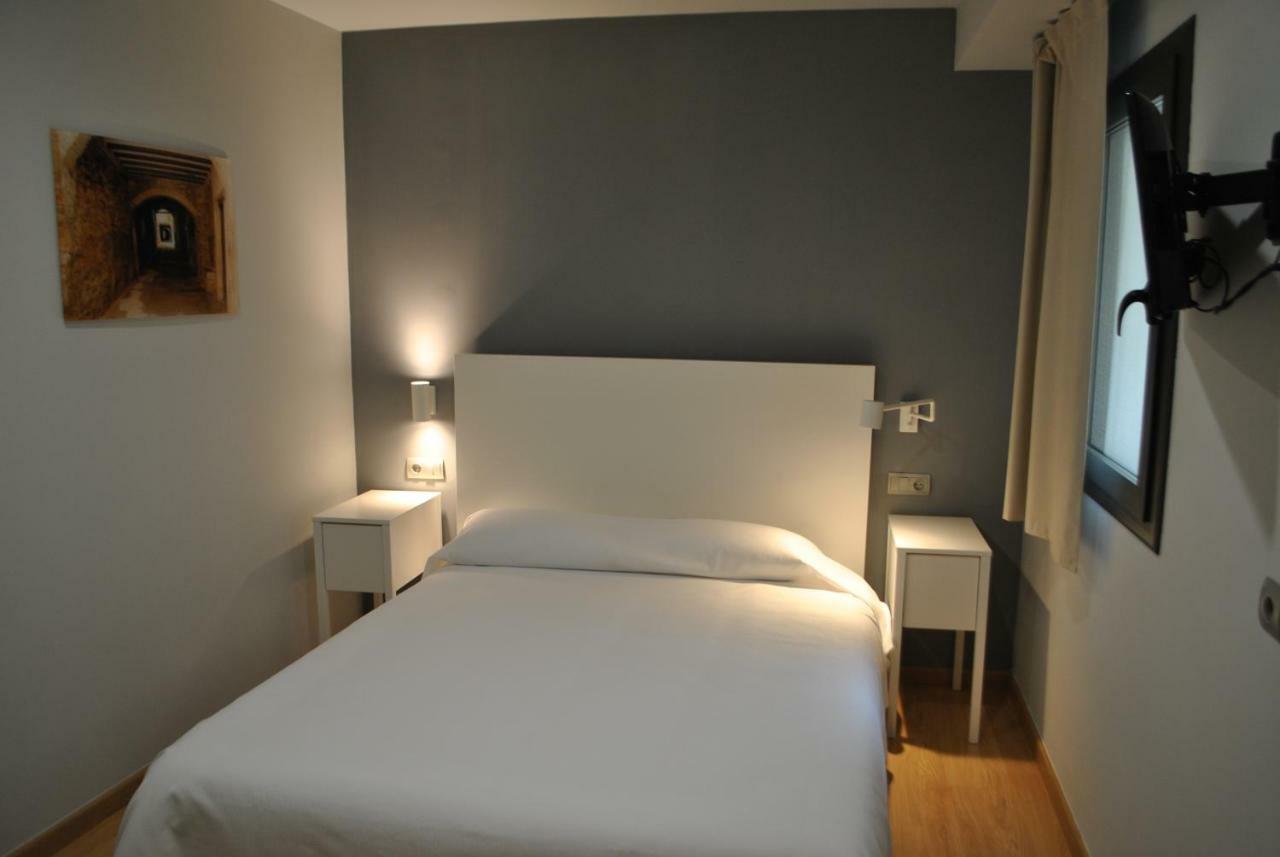 Hostal Universitat Cervera Kültér fotó